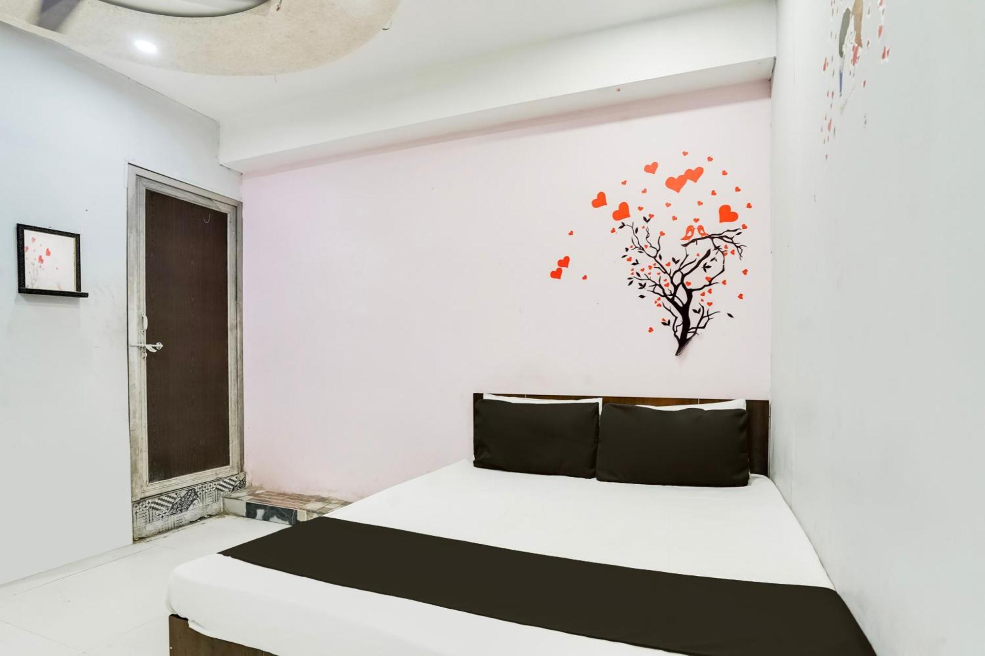 Hotel O Day Night Rooms สุรัต ภายนอก รูปภาพ