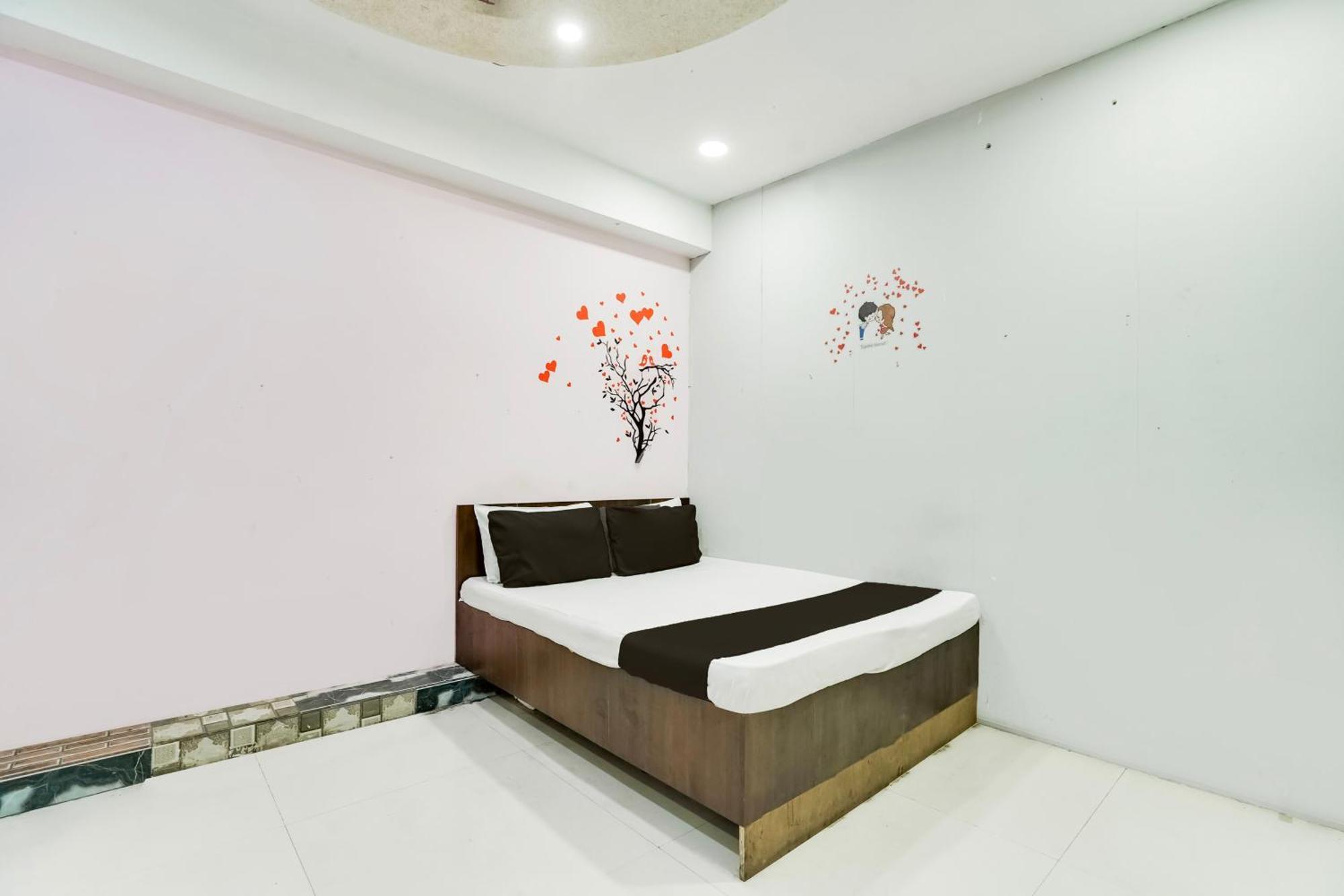 Hotel O Day Night Rooms สุรัต ภายนอก รูปภาพ