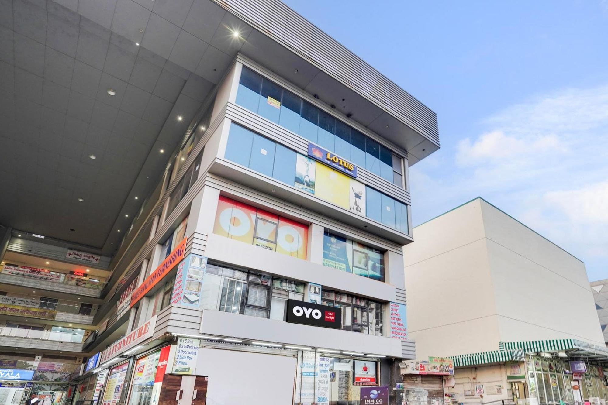 Hotel O Day Night Rooms สุรัต ภายนอก รูปภาพ