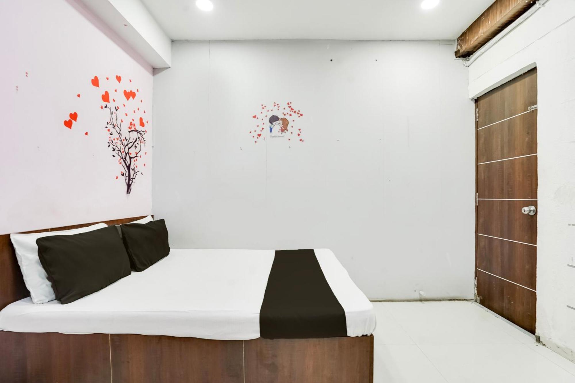 Hotel O Day Night Rooms สุรัต ภายนอก รูปภาพ